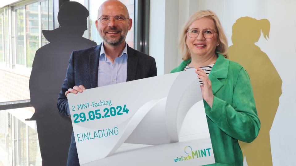 Hoffen in diesem Jahr die Teilnehmerzahl von über 100 MINT-Interessierten aus dem Vorjahr weiter zu übertreffen: MINT-Koordinatorin Anke Kellermeier und WIGOS-Geschäftsführer Peter Vahrenkamp.